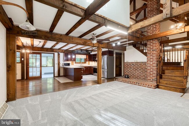 Foto del edificio - 12610 Timber Grove Rd