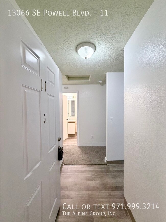 Photo - 13066 SE Powell Blvd Apartment