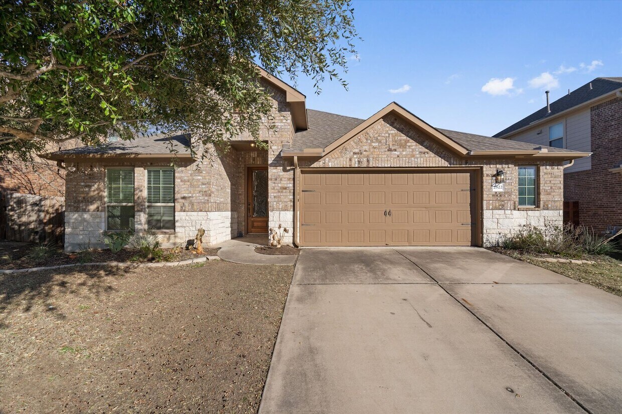 Foto principal - 2822 Garlic Creek Dr, Buda, Texas 78610