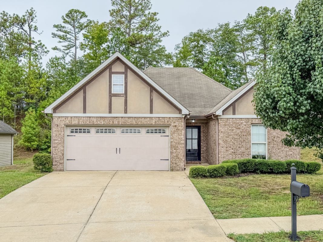 Primary Photo - 1122 Emerald Ridge Dr