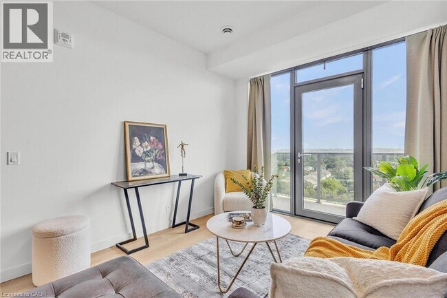 Building Photo - 1442 Highland Rd W