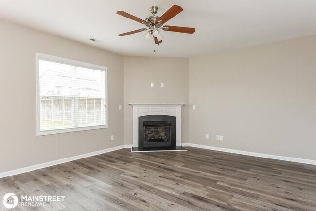 Foto del edificio - 241 Haywood Ln, Clayton, NC 27527