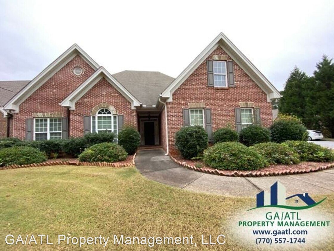Primary Photo - 2122 Retreat Ln
