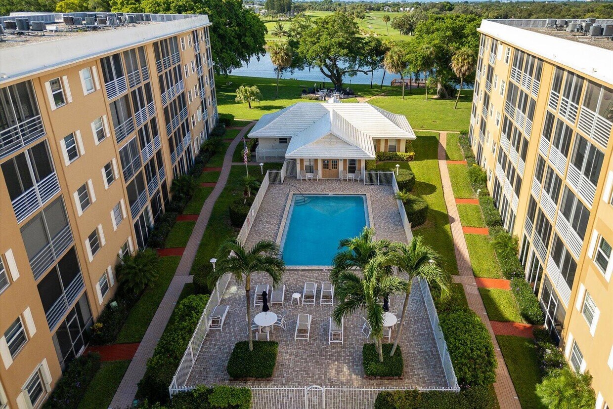 Foto principal - 304 Golfview Rd