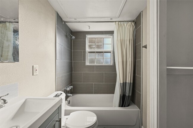 Building Photo - 2803 Cleburne St