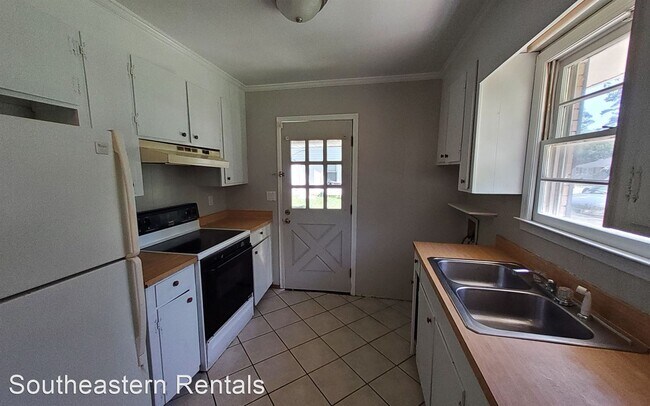 Building Photo - 3 br, 2 bath House - 862 Perry Blvd