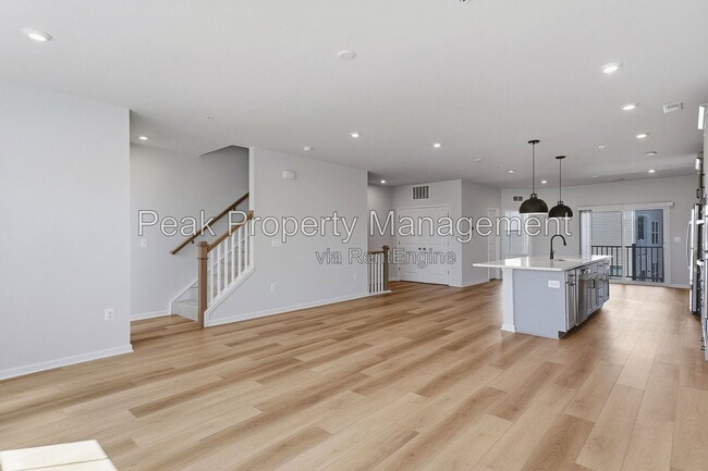 Building Photo - 9256 Magellan Pkwy