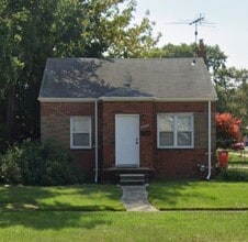 Building Photo - 18250 E 10 Mile Rd