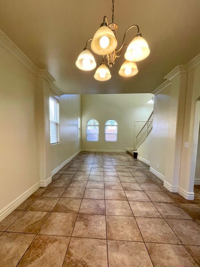Building Photo - MOVE-IN READY 4BR/3BA SINGLE FAMILY HOME I...
