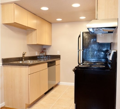 Kitchen - Arbor Hill Apartments