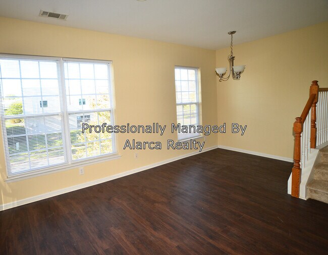 Building Photo - 8723 Lenox Pointe Dr