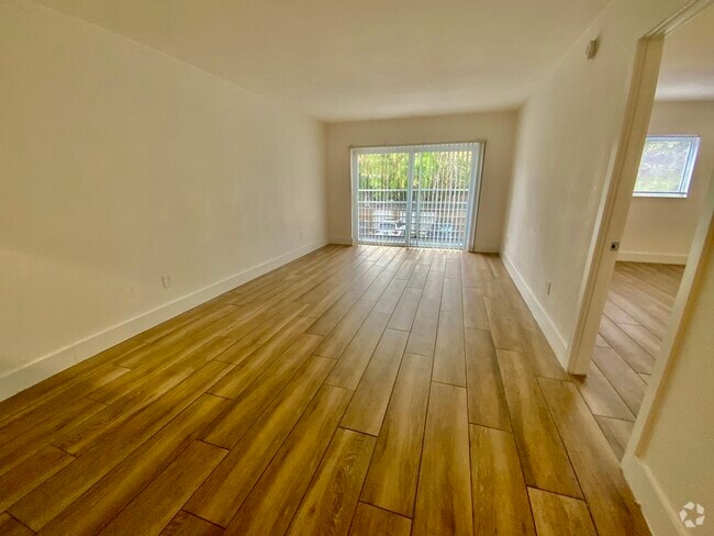 Building Photo - 877 NE 91st Ter