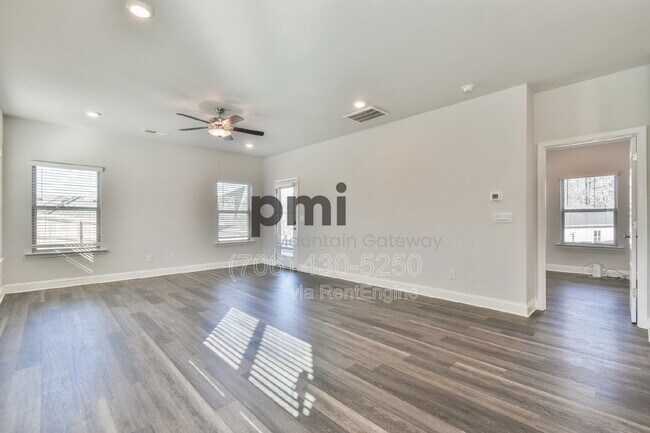 Building Photo - 247 Magnolia Villas Dr