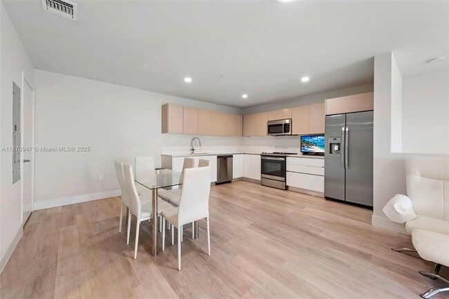 Foto del edificio - 2505 NE 193rd St
