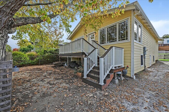 Building Photo - 519 Tamalpais Dr