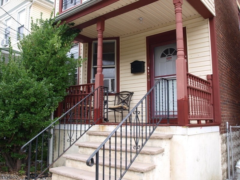 8 Willowdale Ave, Montclair, NJ 07042 Room for Rent in Montclair, NJ