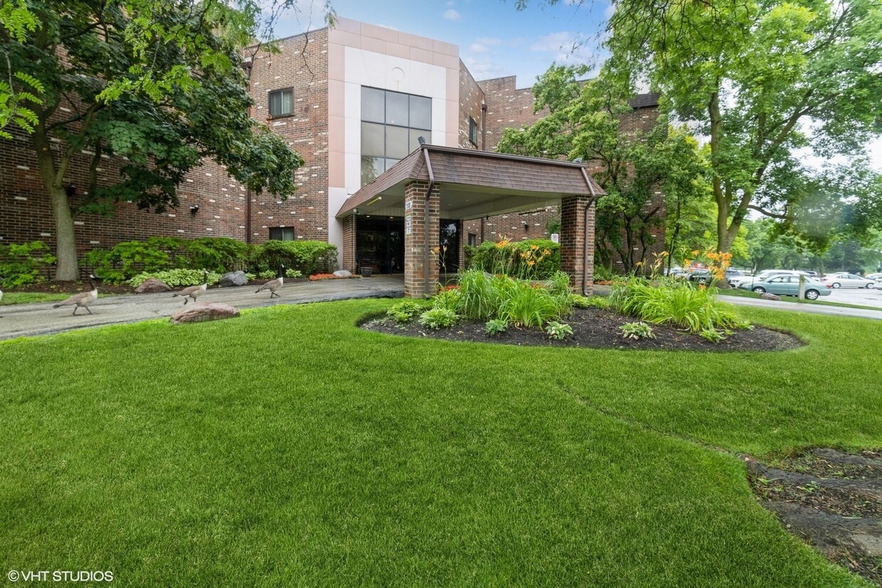 Primary Photo - 1108 Castilian Ct