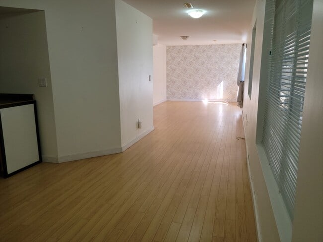 Building Photo - 44418 Bayshore Ave
