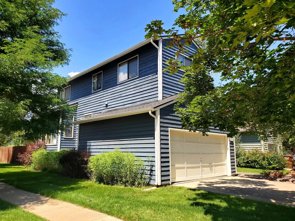 Primary Photo - 103 Genesee Ct