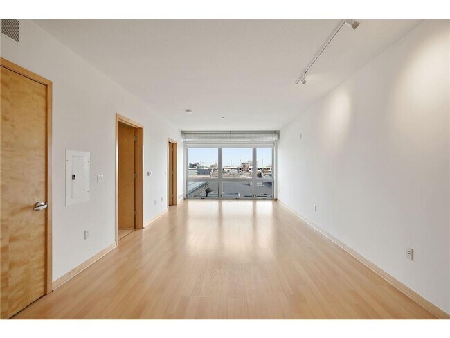 Foto del edificio - 3021 Holmes Ave