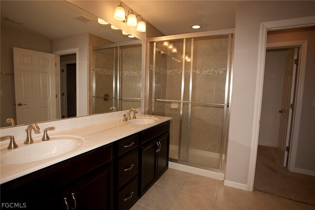 Foto del edificio - 3883 Tilbor Circle