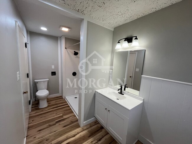 Foto del edificio - 815 S Main St