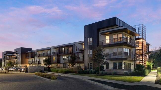 Building Photo - 5705 Diehl Trail