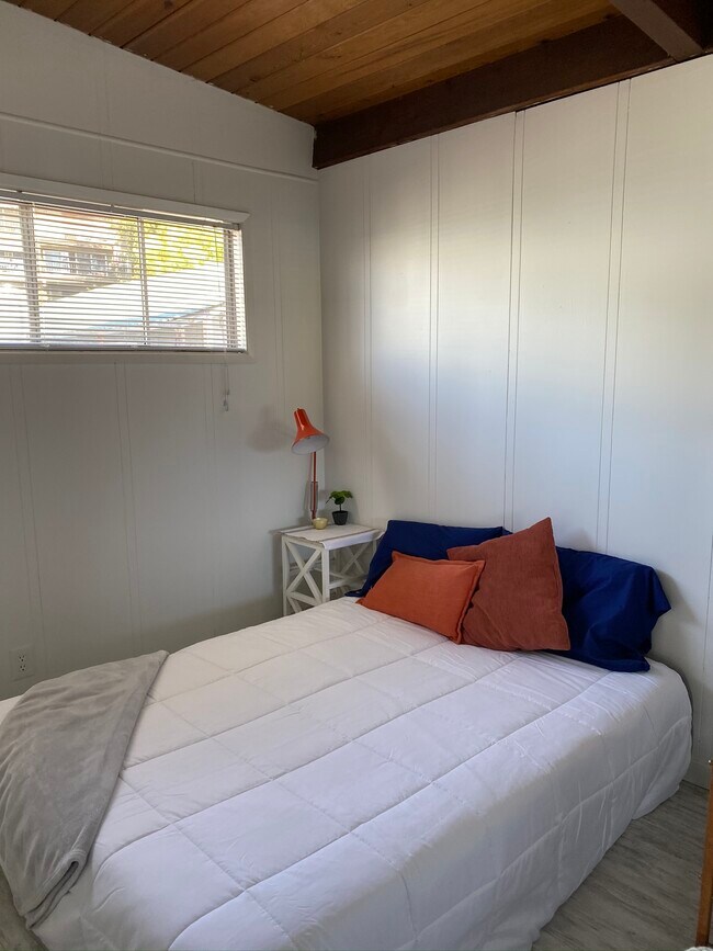 Dormitorio - 11618 N Island Cove Ln