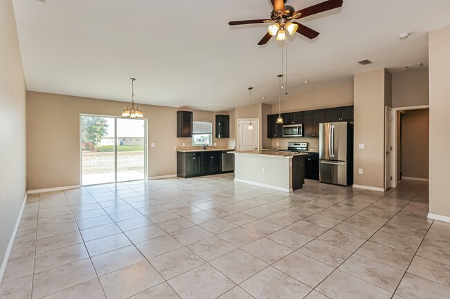 Foto del edificio - 312 Radford Ave