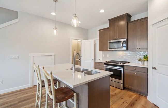 Building Photo - Modern Townhome in Gated Salmon Creek Community