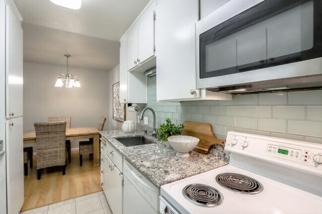 Building Photo - 309 Tradewinds Dr