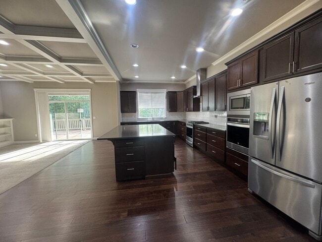 Building Photo - Beautiful home in Bremerton highly sought ...