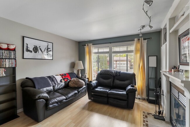 Foto del edificio - 2 Bed 2 Bath - Craftsman Condo - NAS Whidbey