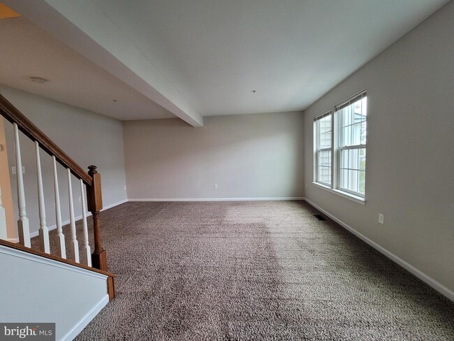 Building Photo - 111 Susan Cir