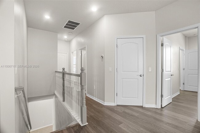 Foto del edificio - 8197 Hanoverian Dr