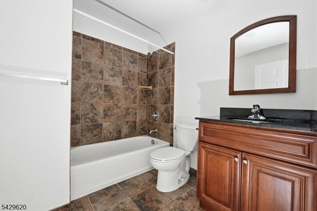 Building Photo - 594-596 Jefferson Avenue Unit 104