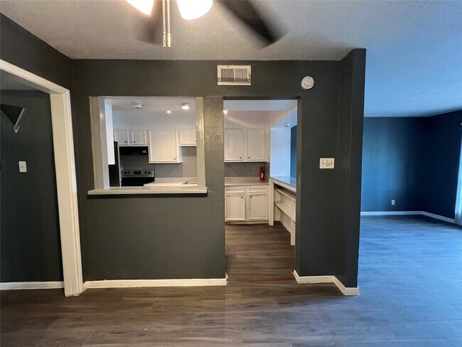 Foto del edificio - 11540 Chimney Rock Rd