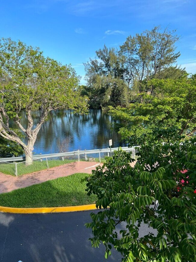 Building Photo - 1200 NE Miami Gardens Dr
