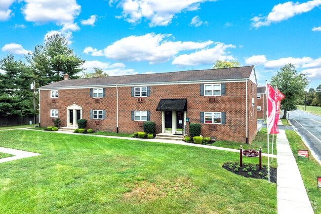 Leasing Office - The Village at Hi-Nella