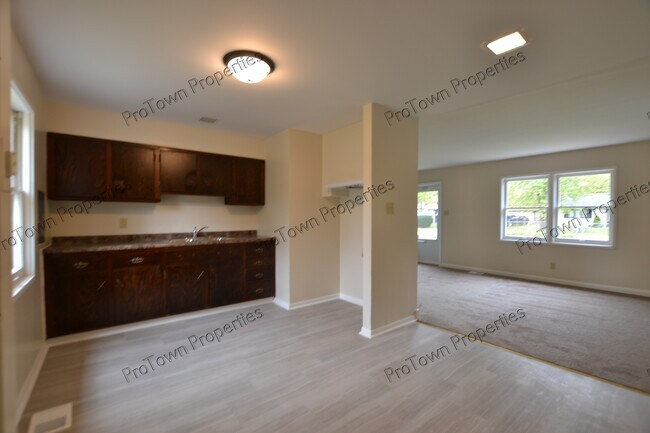 Foto del edificio - 201 Luana Rd