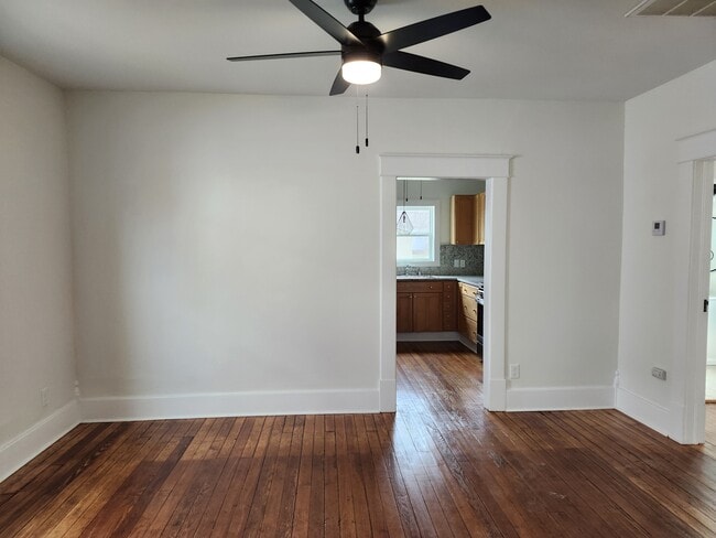 Foto del edificio - 709 E Harrison Ave