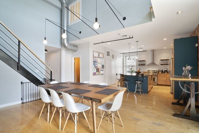 Foto del edificio - 8 Newcomb St