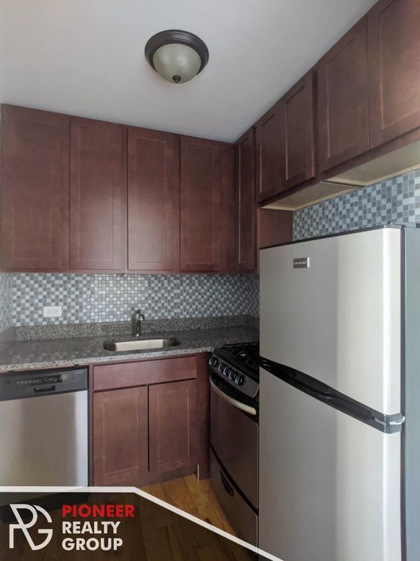 Foto del edificio - 550 W Arlington Pl