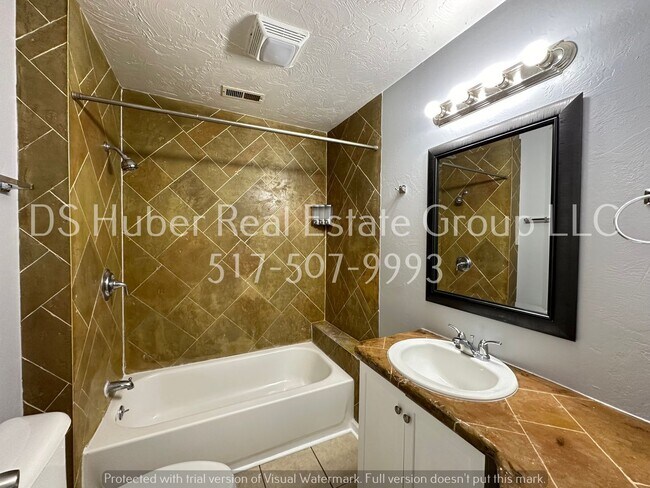 Foto del edificio - 5915 Hughes Rd Lansing, MI 48911