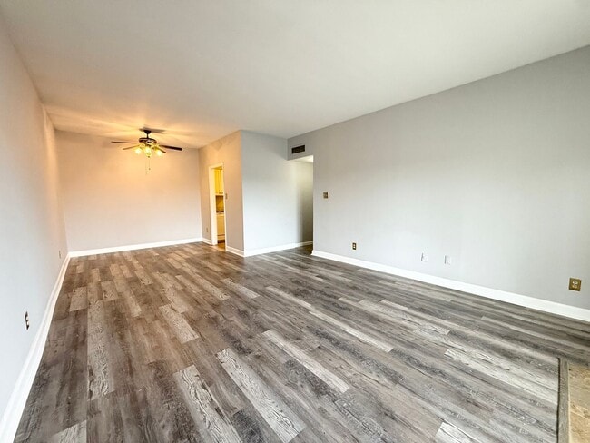 Building Photo - 5709 Lyons View Pike