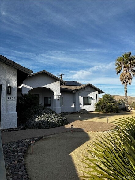 Foto del edificio - 7525 Whitney Ave
