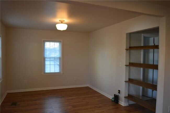 Building Photo - 254 Jackson St
