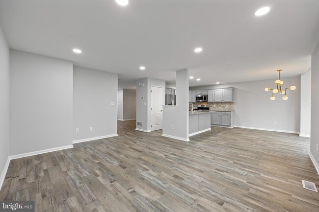 Building Photo - 129 Gleneagles Dr