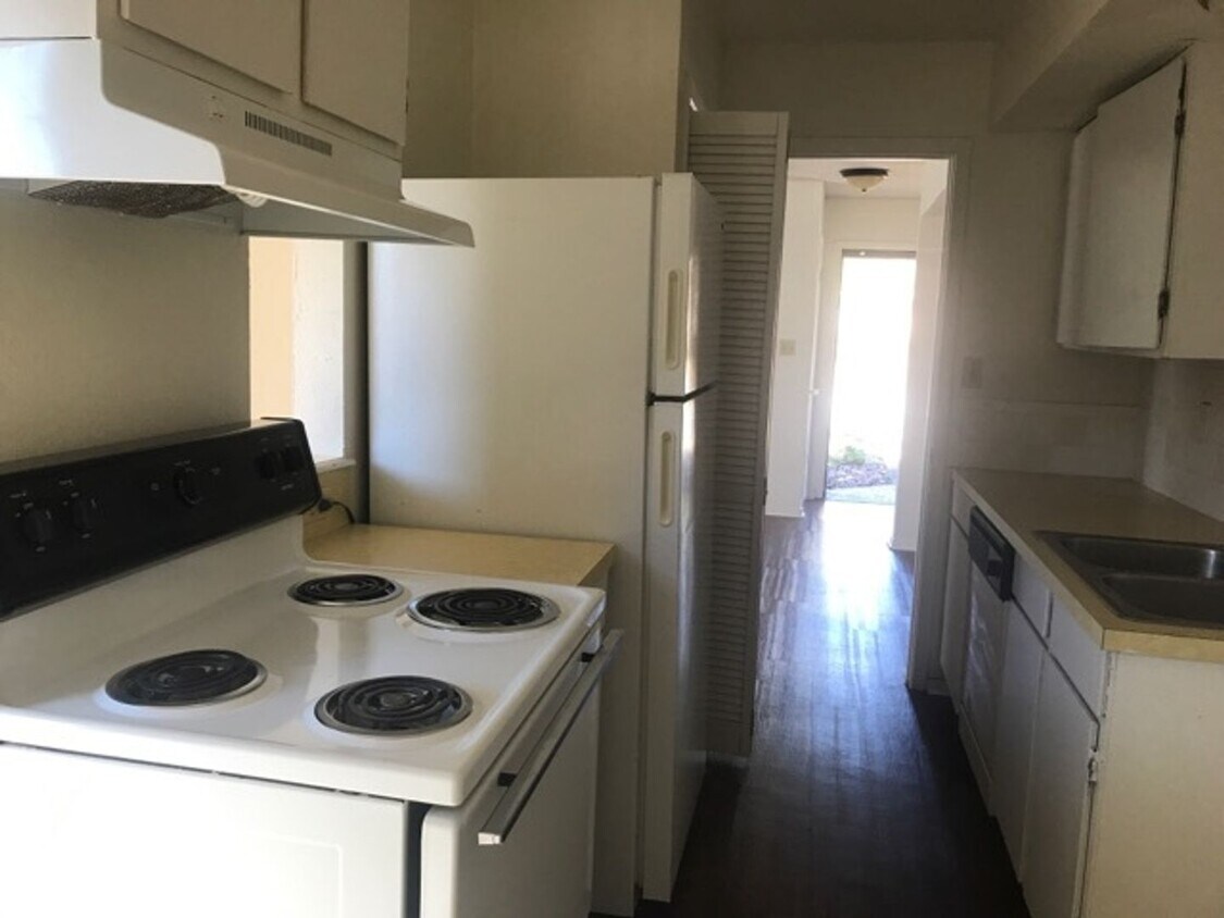 Foto del edificio - College Station - 2 bedrooms / 1.5 Bath - Fourplex for rent. Great location for students!!