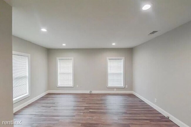 Building Photo - 2 br, 1 bath House - 4351 Valentine Street